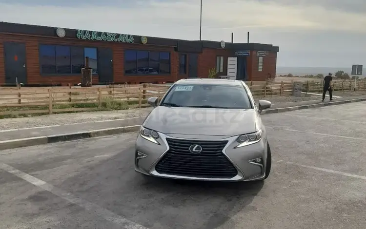 Lexus ES 250 2016 годаfor9 700 000 тг. в Актау