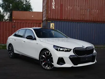 BMW 550 2023 года за 55 298 120 тг. в Алматы