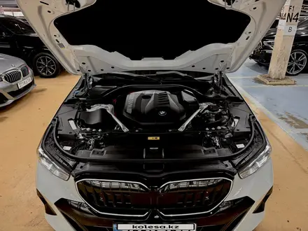 BMW 550 2023 года за 55 298 120 тг. в Алматы – фото 4