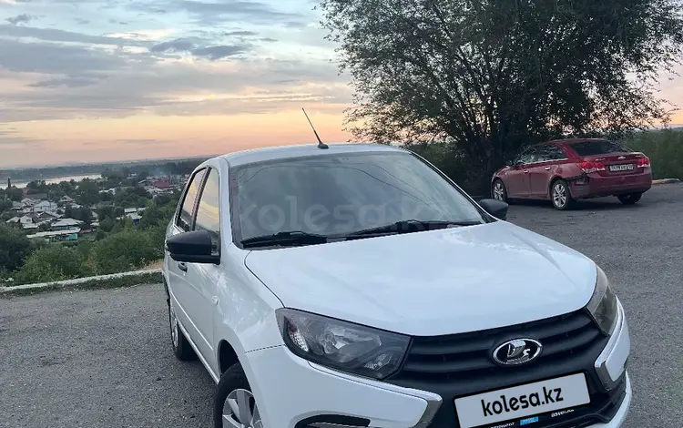 ВАЗ (Lada) Granta 2190 2020 годаүшін3 200 000 тг. в Семей