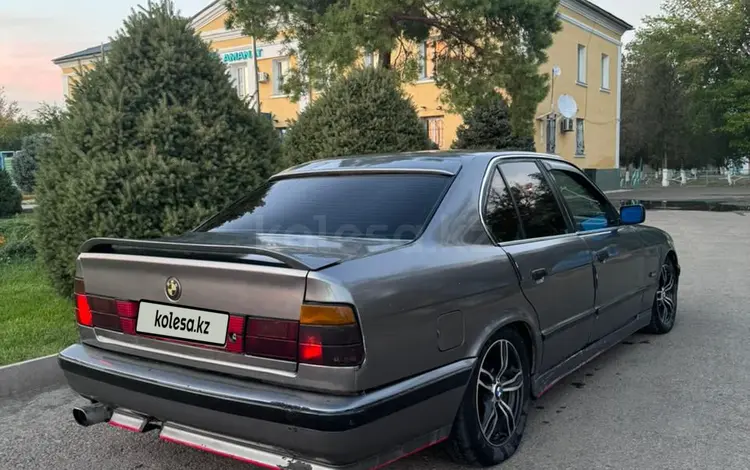 BMW 520 1990 года за 900 000 тг. в Шу