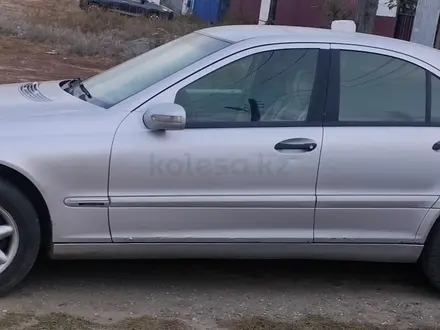 Mercedes-Benz C 180 2001 года за 3 200 000 тг. в Рудный – фото 2