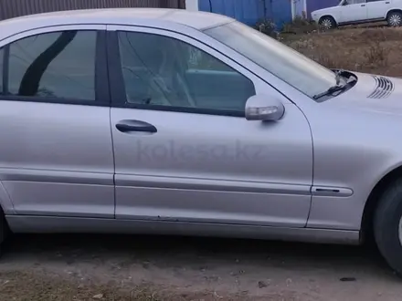 Mercedes-Benz C 180 2001 года за 3 200 000 тг. в Рудный – фото 3