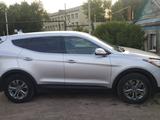 Hyundai Santa Fe 2015 года за 7 500 000 тг. в Уральск – фото 4