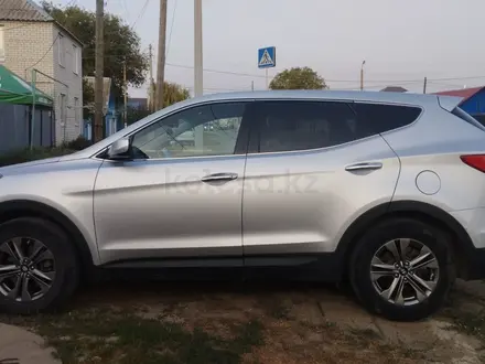 Hyundai Santa Fe 2015 года за 7 500 000 тг. в Уральск – фото 5