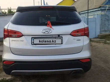 Hyundai Santa Fe 2015 года за 7 500 000 тг. в Уральск – фото 6