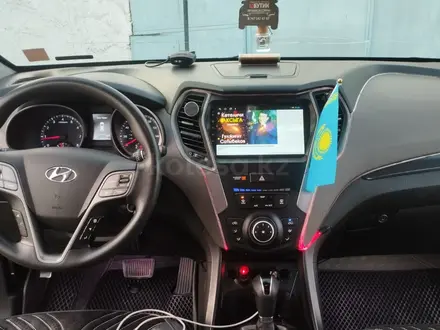 Hyundai Santa Fe 2015 года за 7 500 000 тг. в Уральск – фото 10