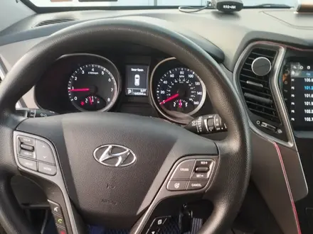 Hyundai Santa Fe 2015 года за 7 500 000 тг. в Уральск – фото 11