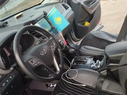Hyundai Santa Fe 2015 года за 7 500 000 тг. в Уральск – фото 17