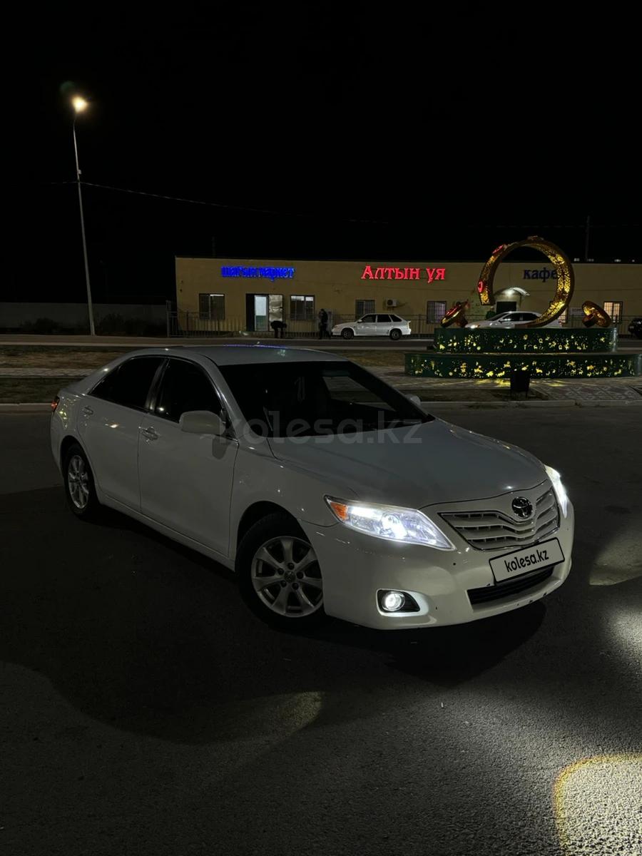 Toyota Camry 2010 г.