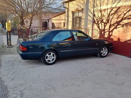 Mercedes-Benz E 280 1997 года за 4 300 000 тг. в Туркестан – фото 4