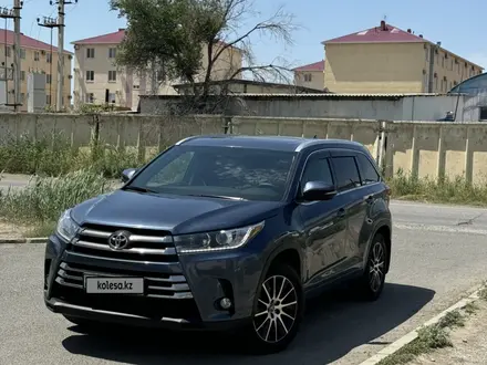 Toyota Highlander 2019 года за 17 500 000 тг. в Атырау – фото 2