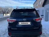 Toyota Highlander 2015 года за 10 500 000 тг. в Экибастуз – фото 2