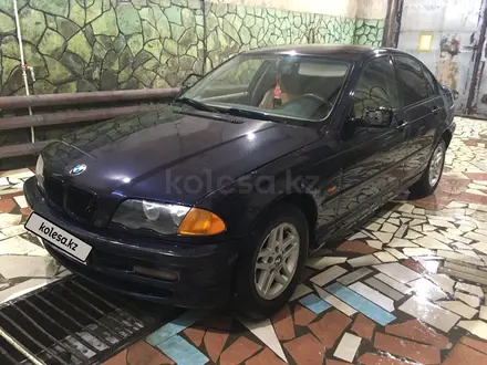 BMW 318 2000 года за 2 000 000 тг. в Караганда