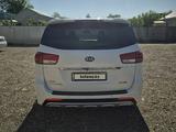 Kia Carnival 2017 года за 16 000 000 тг. в Актобе – фото 4