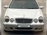 Mercedes-Benz E 200 2001 года за 2 700 000 тг. в Жанаозен