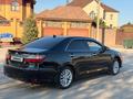 Toyota Camry 2015 года за 12 000 000 тг. в Актобе – фото 5