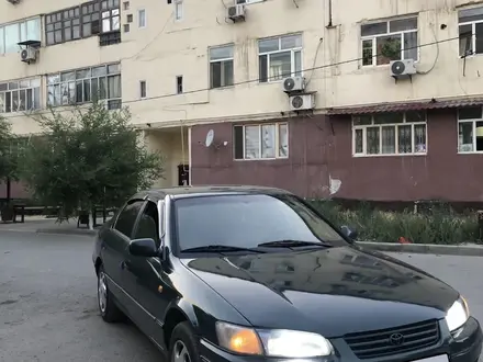 Toyota Camry 1997 года за 3 500 000 тг. в Туркестан – фото 2