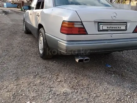 Mercedes-Benz E 220 1993 года за 1 600 000 тг. в Талдыкорган – фото 5