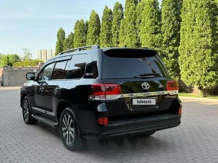 Toyota Land Cruiser 2018 года за 37 000 000 тг. в Алматы – фото 11