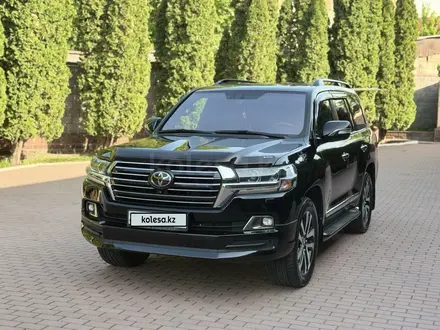 Toyota Land Cruiser 2018 года за 37 000 000 тг. в Алматы