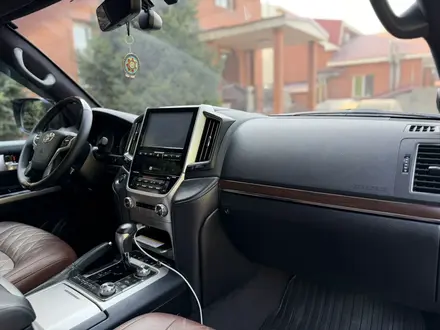 Toyota Land Cruiser 2018 года за 37 000 000 тг. в Алматы – фото 25