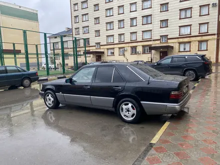 Mercedes-Benz E 300 1991 года за 1 000 000 тг. в Актау – фото 3