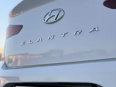 Hyundai Elantra 2019 года за 8 800 000 тг. в Актау – фото 5