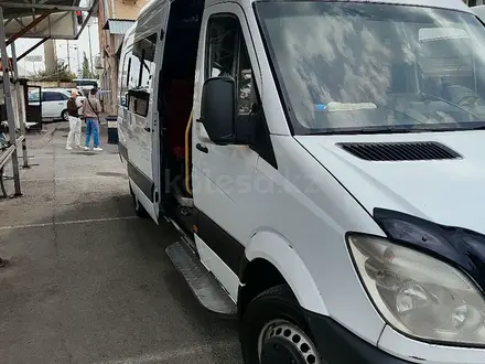 Mercedes-Benz Sprinter 2014 года за 15 000 000 тг. в Шымкент – фото 2