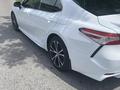 Toyota Camry 2019 года за 12 300 000 тг. в Шымкент – фото 3