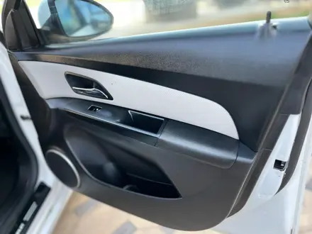 Chevrolet Cruze 2012 года за 2 400 000 тг. в Астана – фото 7