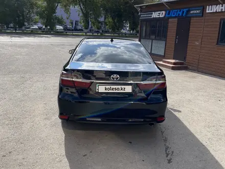 Toyota Camry 2015 года за 11 950 000 тг. в Караганда – фото 6