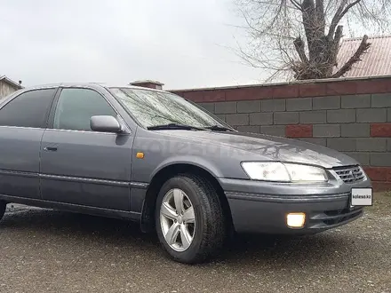 Toyota Camry 1997 года за 3 500 000 тг. в Ушарал – фото 4