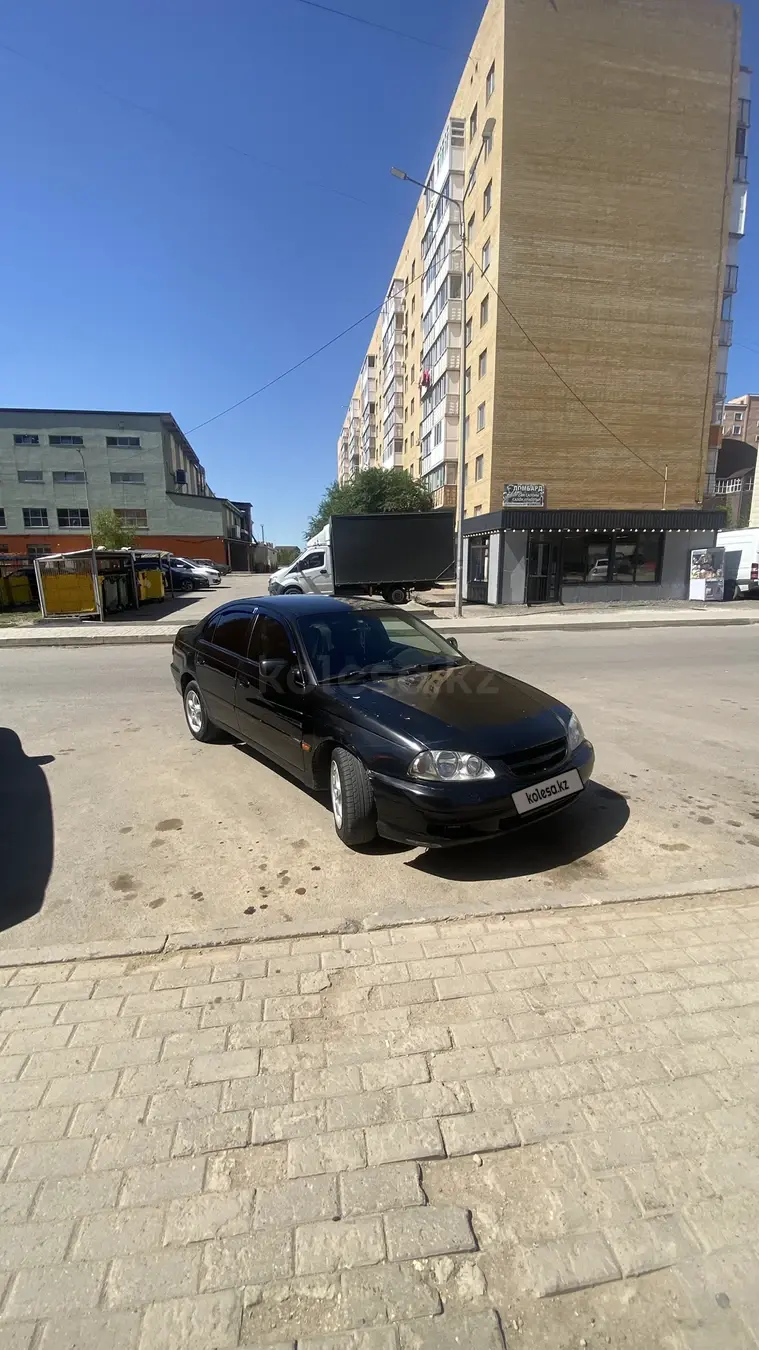 Toyota Avensis, 2001