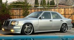 Бампер на мерседес w124 за 35 000 тг. в Караганда