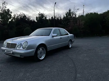 Mercedes-Benz E 280 1997 года за 3 750 000 тг. в Шымкент