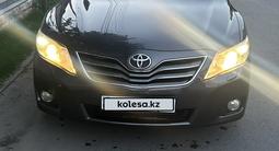 Toyota Camry 2010 года за 7 200 000 тг. в Алматы – фото 2