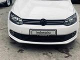 Volkswagen Polo 2014 года за 3 100 000 тг. в Шымкент – фото 2