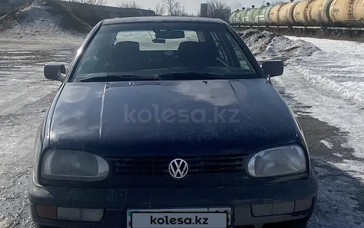 Volkswagen Golf 1994 года за 900 000 тг. в Семей