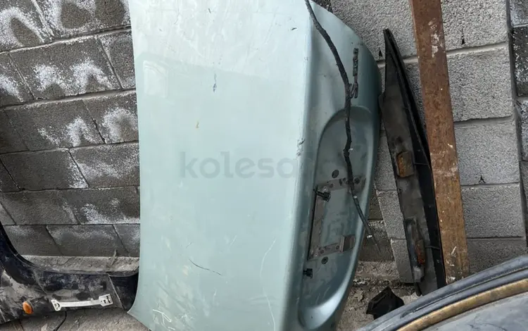 Крышка багажника на S-type за 25 000 тг. в Алматы