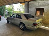 Mercedes-Benz E 230 1992 года за 1 550 000 тг. в Шымкент – фото 2
