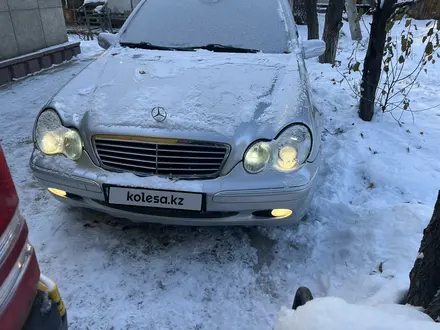 Mercedes-Benz C 32 AMG 2003 года за 3 600 000 тг. в Алматы – фото 3