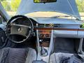 Mercedes-Benz E 230 1991 года за 900 000 тг. в Караганда – фото 4