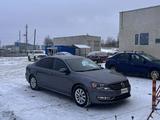Volkswagen Passat 2013 года за 5 000 000 тг. в Уральск – фото 4
