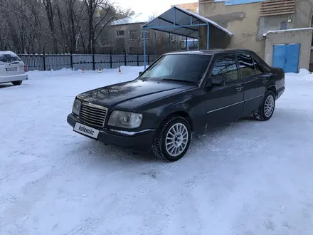 Mercedes-Benz E 200 1995 года за 1 550 000 тг. в Караганда