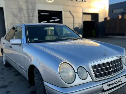 Mercedes-Benz E 240 1999 года за 3 500 000 тг. в Атырау – фото 7