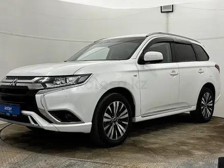 Mitsubishi Outlander, 2022