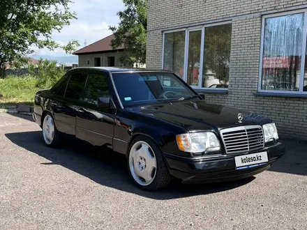 Mercedes-Benz E 250 1993 года за 1 600 000 тг. в Алматы