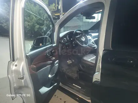 Mercedes-Benz V 250 2017 года за 26 500 000 тг. в Алматы – фото 16