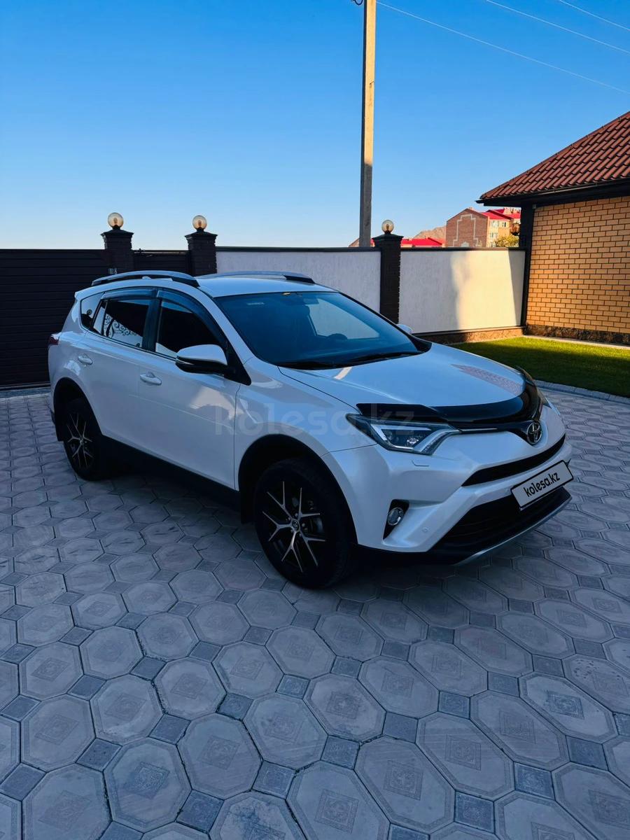 Toyota RAV4 2018 г.